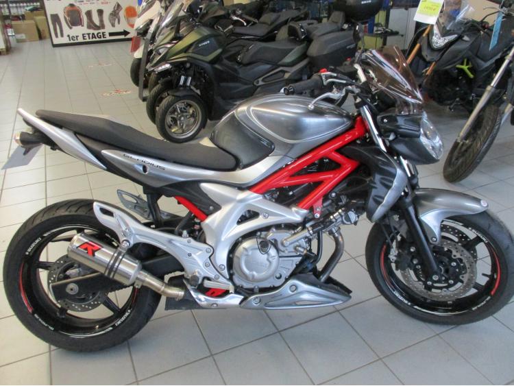 SUZUKI GLADIUS 650