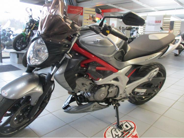 SUZUKI GLADIUS 650