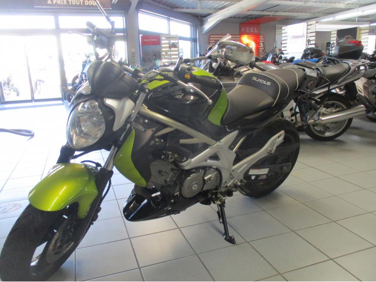 SUZUKI GLADIUS 650