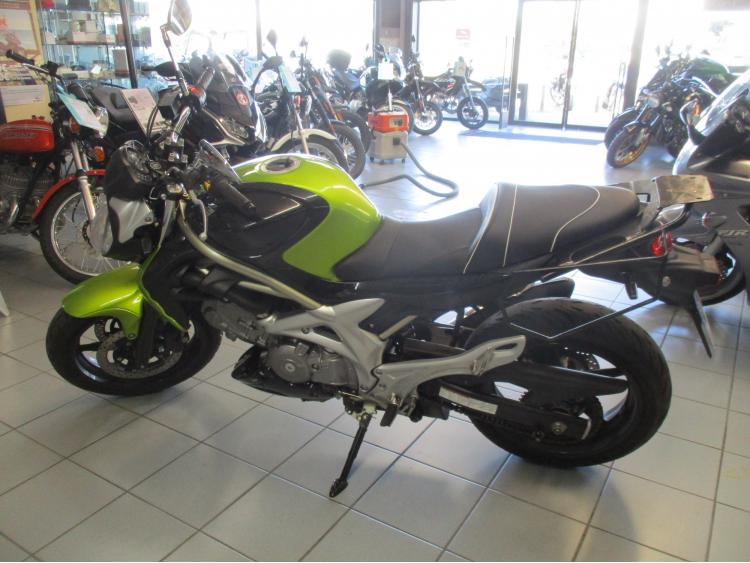 SUZUKI GLADIUS 650