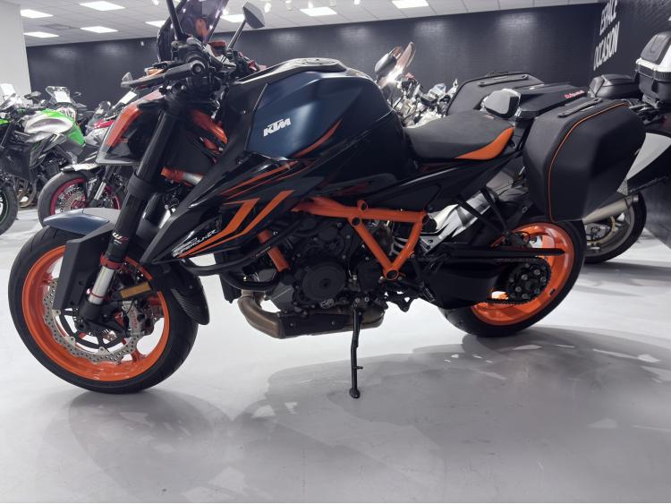 KTM 1290 SUPER DUKE R