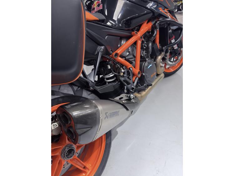 KTM 1290 SUPER DUKE R