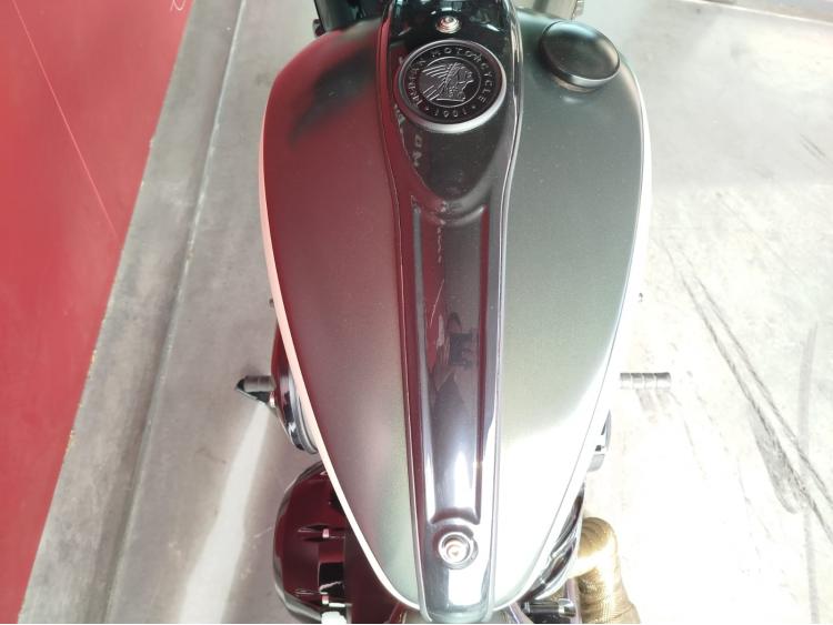 INDIAN CHIEF BOBBER DARK HORSE 1890 + EQUIPEMENTS