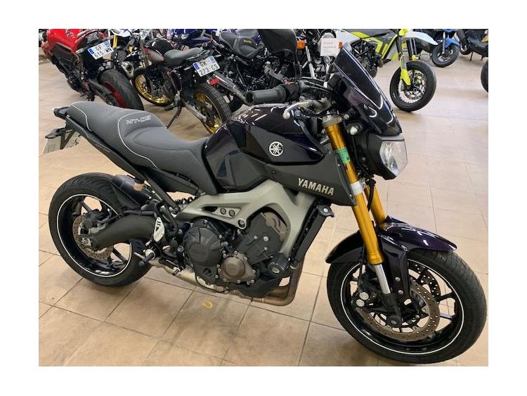 YAMAHA MT-09