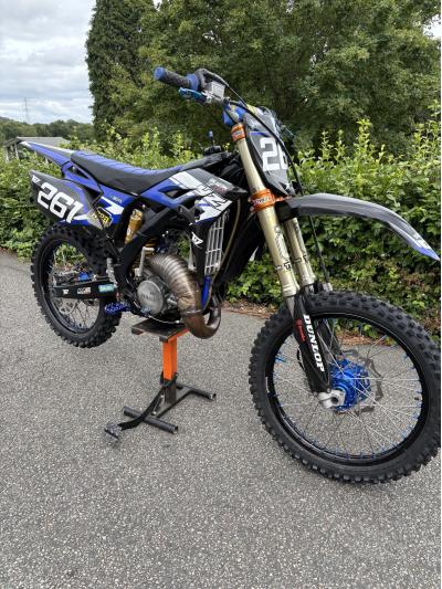 YAMAHA YZ 125