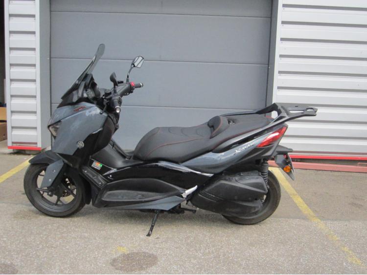 YAMAHA XMAX 300 Tech Max