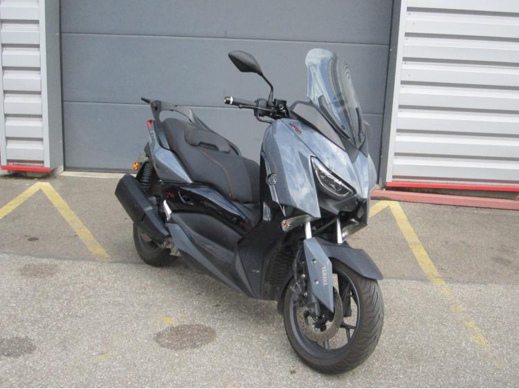 YAMAHA XMAX 300 Tech Max