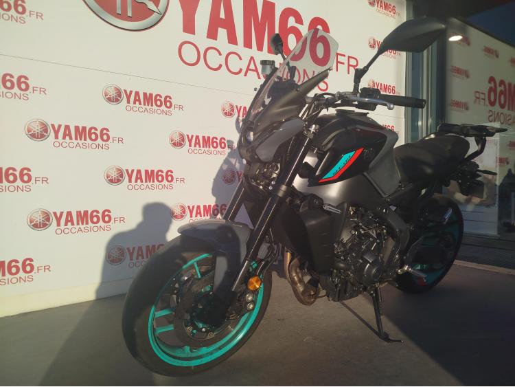 YAMAHA MT-09