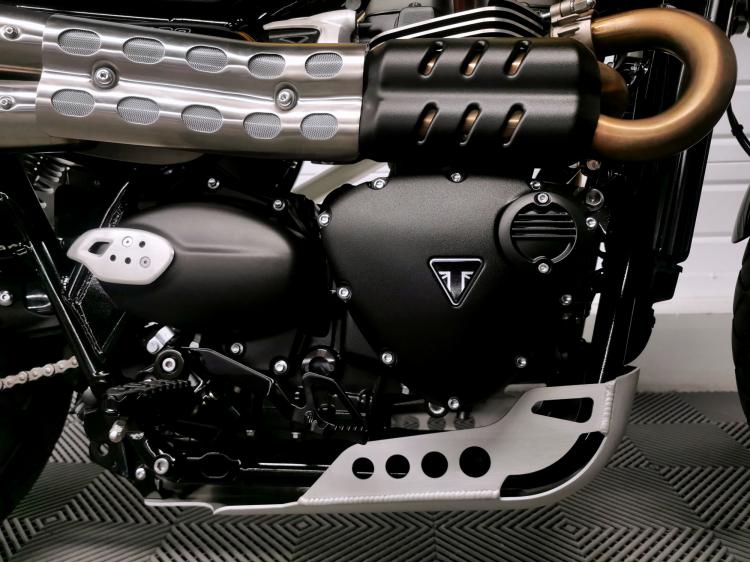 TRIUMPH SCRAMBLER 900