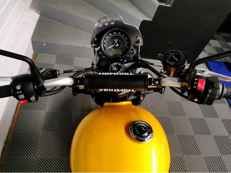 TRIUMPH SCRAMBLER 900