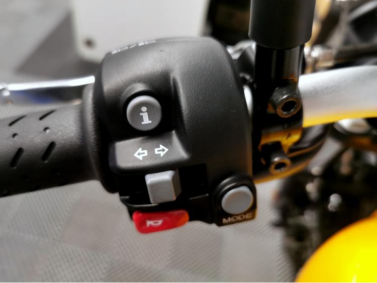 TRIUMPH SCRAMBLER 900