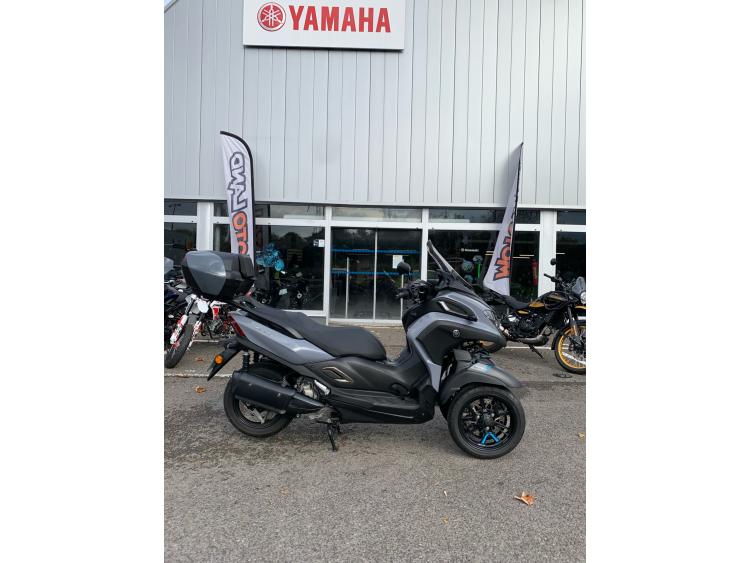 YAMAHA TRICITY 300