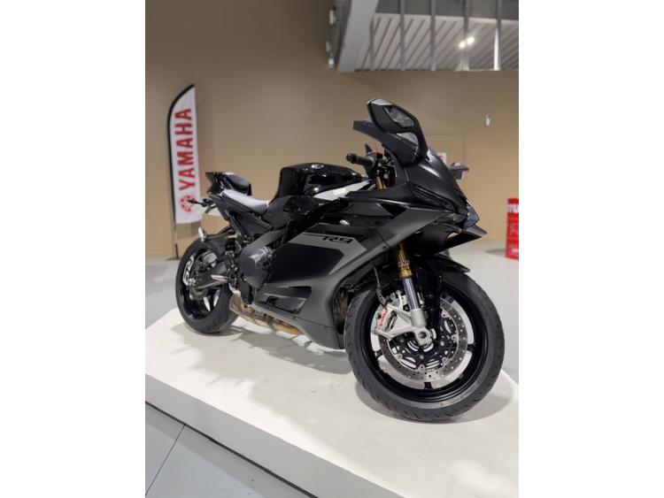 YAMAHA YZF-R9