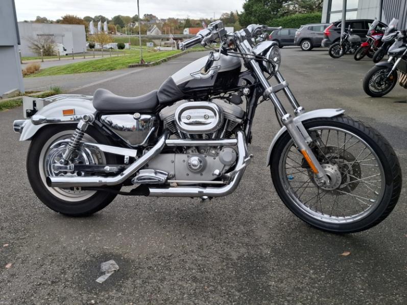 HARLEY-DAVIDSON SPORTSTER 883