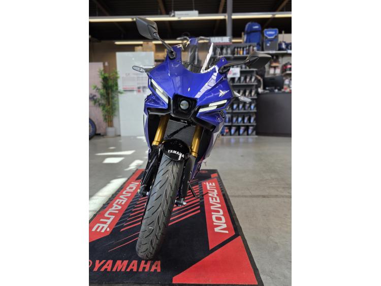 YAMAHA YZF-R3