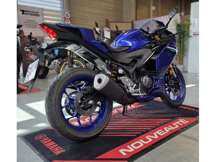 YAMAHA YZF-R3