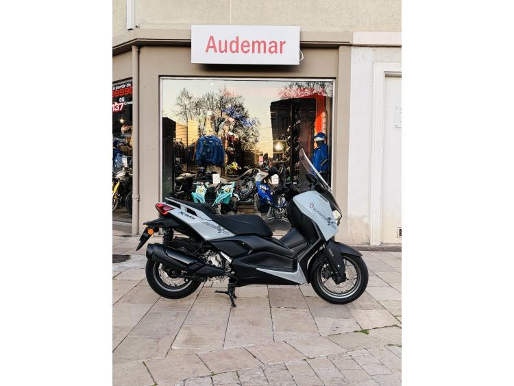 YAMAHA XMAX 300 Tech Max