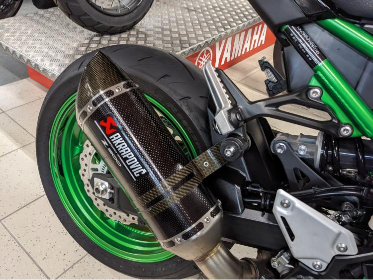 KAWASAKI Z 900 PACK PERFORMANCE