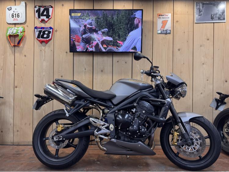 TRIUMPH STREET TRIPLE 675 R / GARANTIE 12 MOIS / PREMIER MAIN 