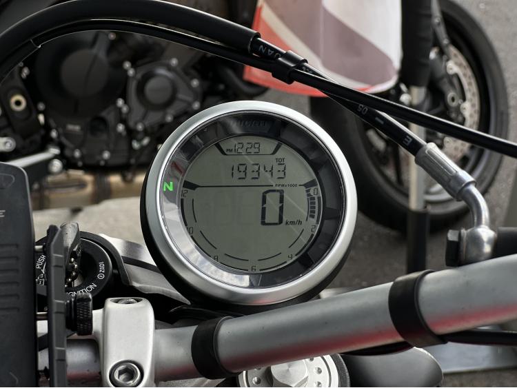 DUCATI SCRAMBLER 800
