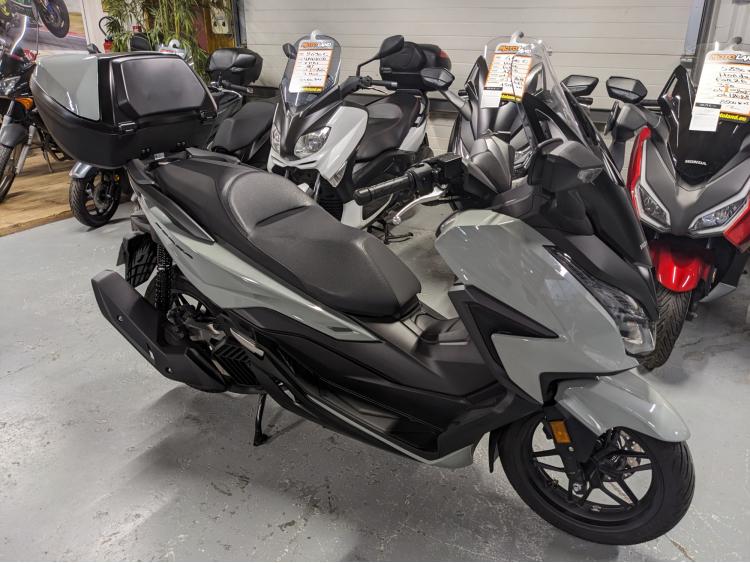 HONDA NSS FORZA 125 TOP BOX 