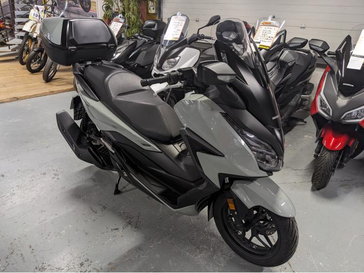 HONDA NSS FORZA 125 TOP BOX 