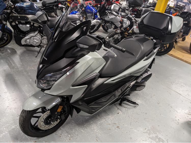 HONDA NSS FORZA 125 TOP BOX 