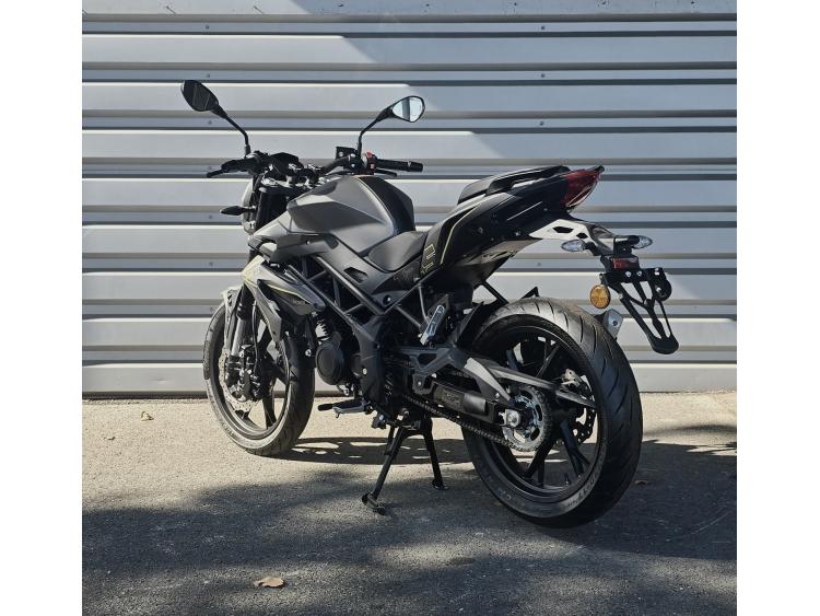 BENELLI BN 125 / NEUVE 0 KMS