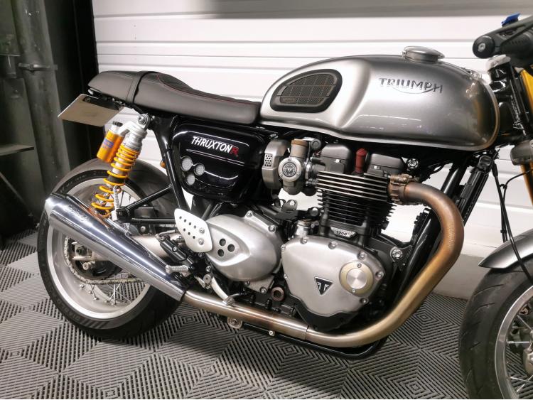 TRIUMPH THRUXTON 1200 R