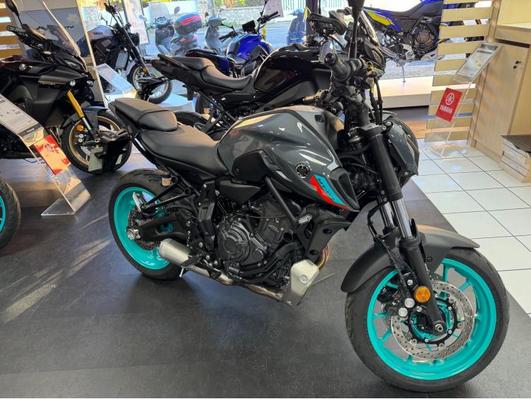 YAMAHA MT-07