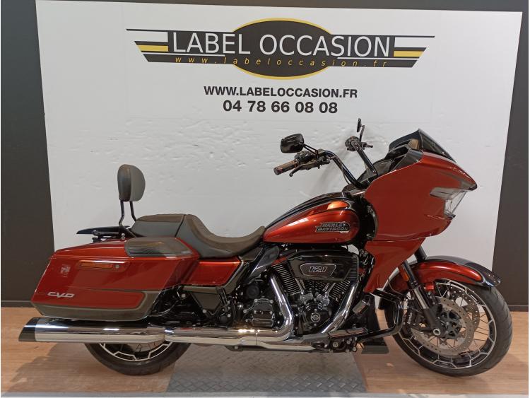 HARLEY-DAVIDSON ROAD GLIDE CVO 