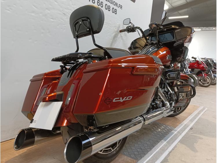 HARLEY-DAVIDSON ROAD GLIDE CVO 