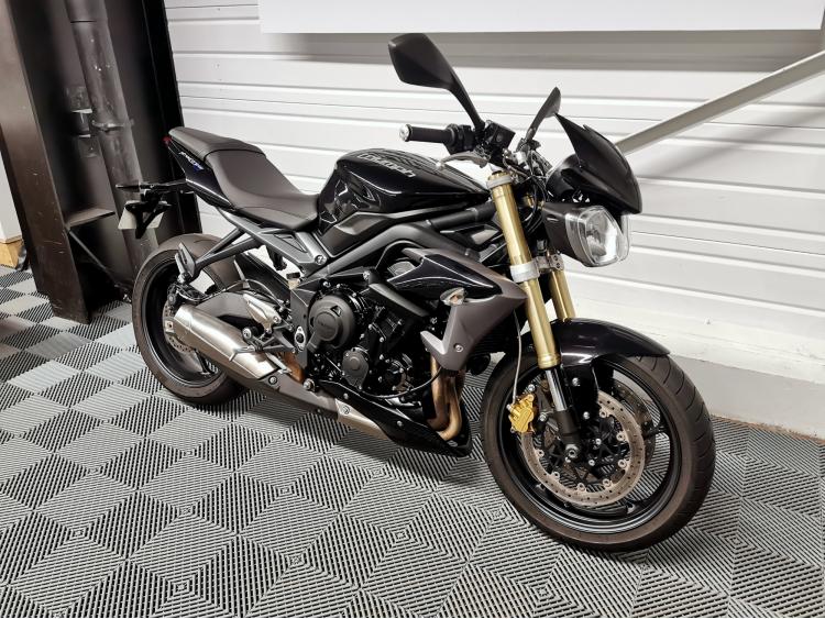 TRIUMPH STREET TRIPLE 675 - ABS