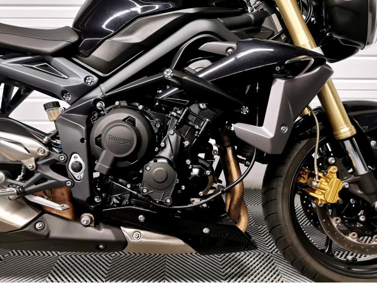 TRIUMPH STREET TRIPLE 675 - ABS