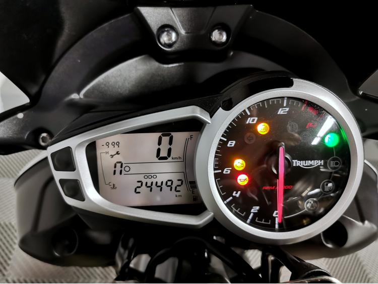 TRIUMPH STREET TRIPLE 675 - ABS