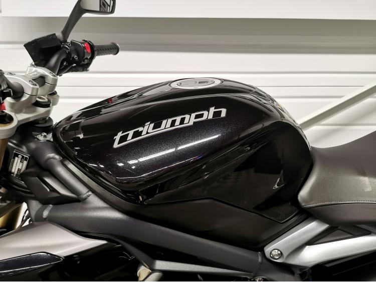 TRIUMPH STREET TRIPLE 675 - ABS