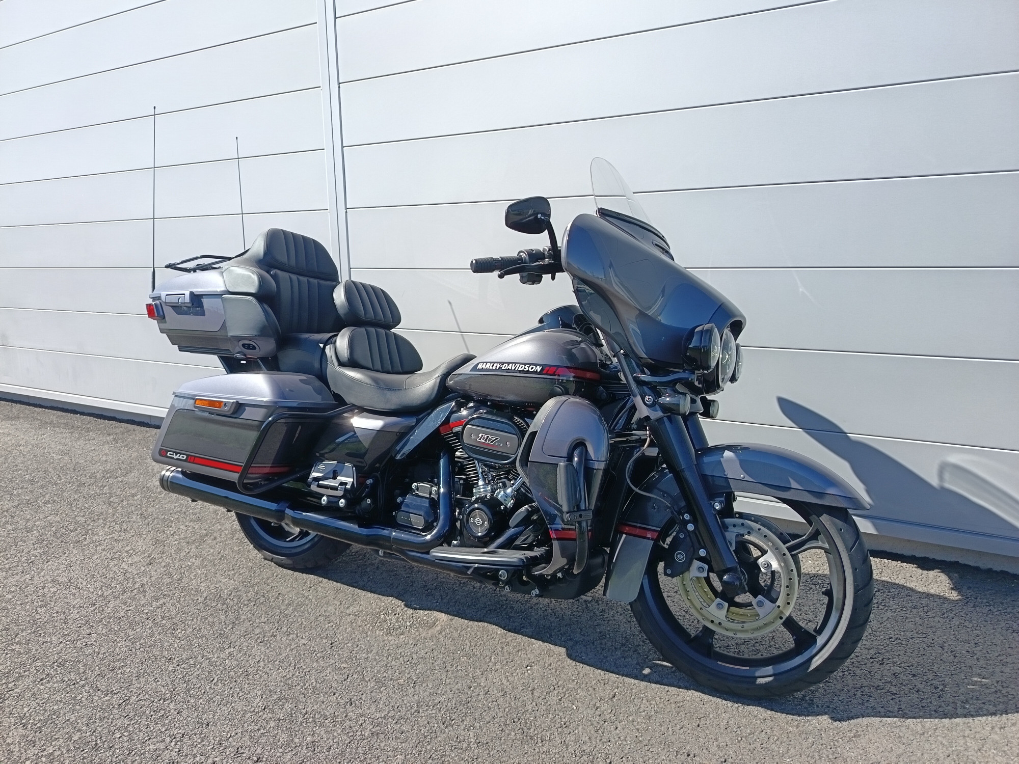 HARLEY-DAVIDSON CVO Electra Glide Ultra Limited