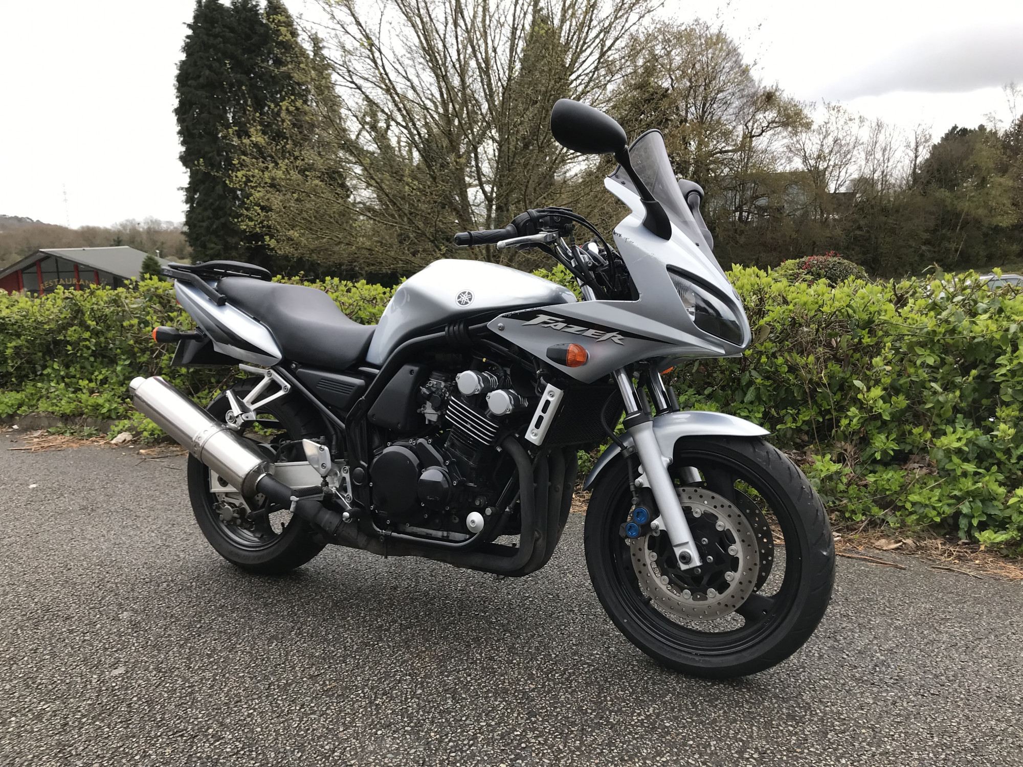 YAMAHA FZ6 600 FAZER