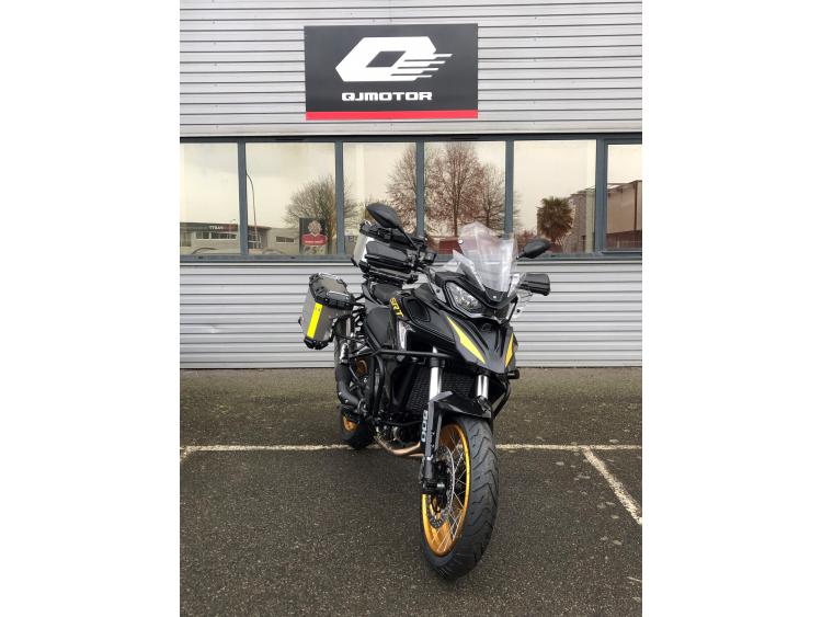 QJ MOTOR SRT 900 SX TOURING