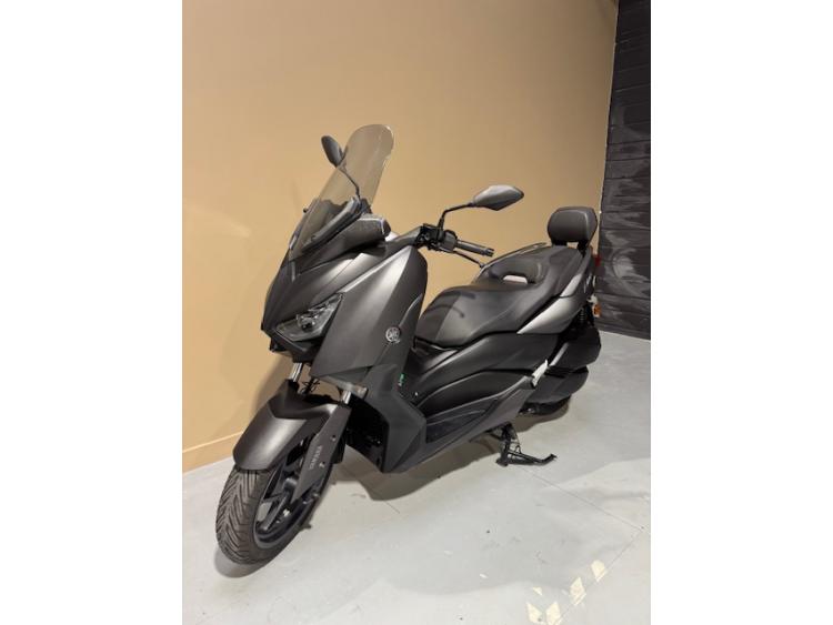 YAMAHA XMAX 300