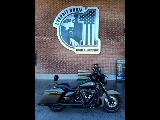 HARLEY-DAVIDSON TOURING STREET GLIDE 1868 SPECIAL