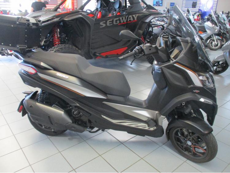 PIAGGIO MP3 530 HPE EXCLUSIVE