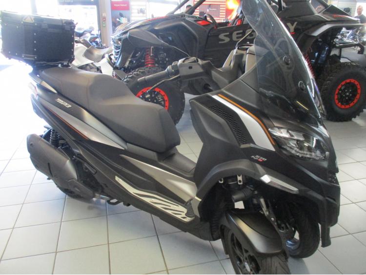 PIAGGIO MP3 530 HPE EXCLUSIVE