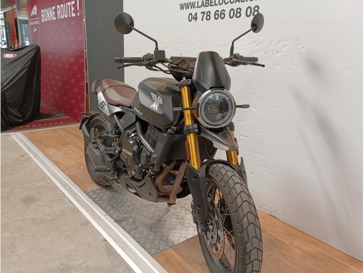 MOTO MORINI 650 SEIEMMEZZO SCRAMBLER