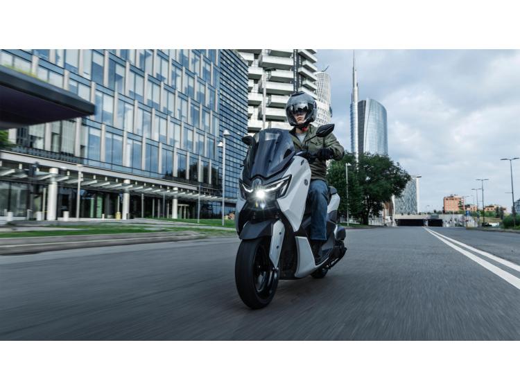 YAMAHA NMAX 125 TECH MAX (26)