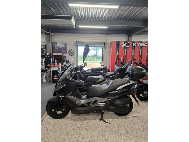 KAWASAKI J 125 + top case