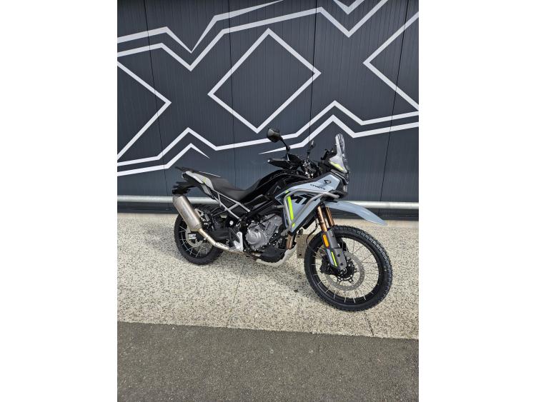 CF MOTO MT 450 Édition Akra Noir 