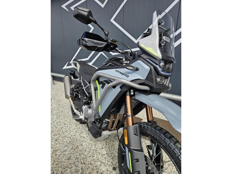 CF MOTO MT 450 Édition Akra Noir 