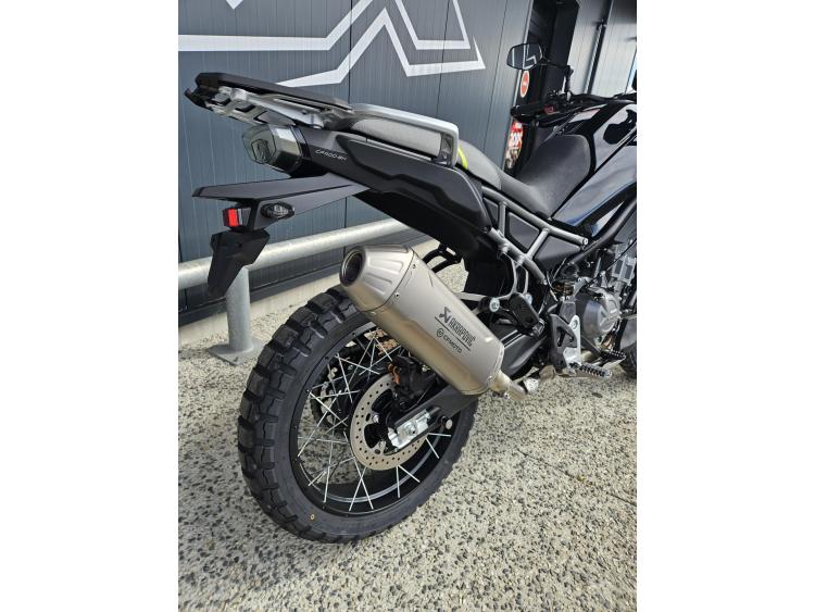 CF MOTO MT 450 Édition Akra Noir 