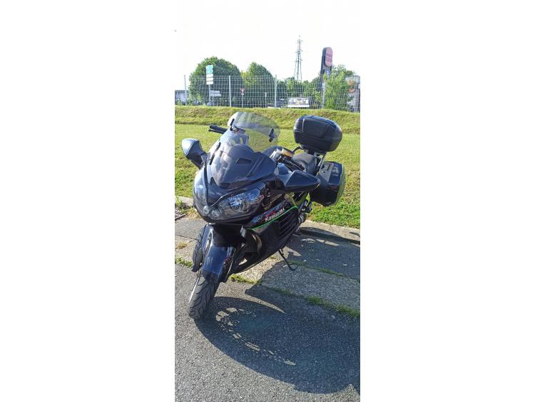 KAWASAKI GTR 1400
